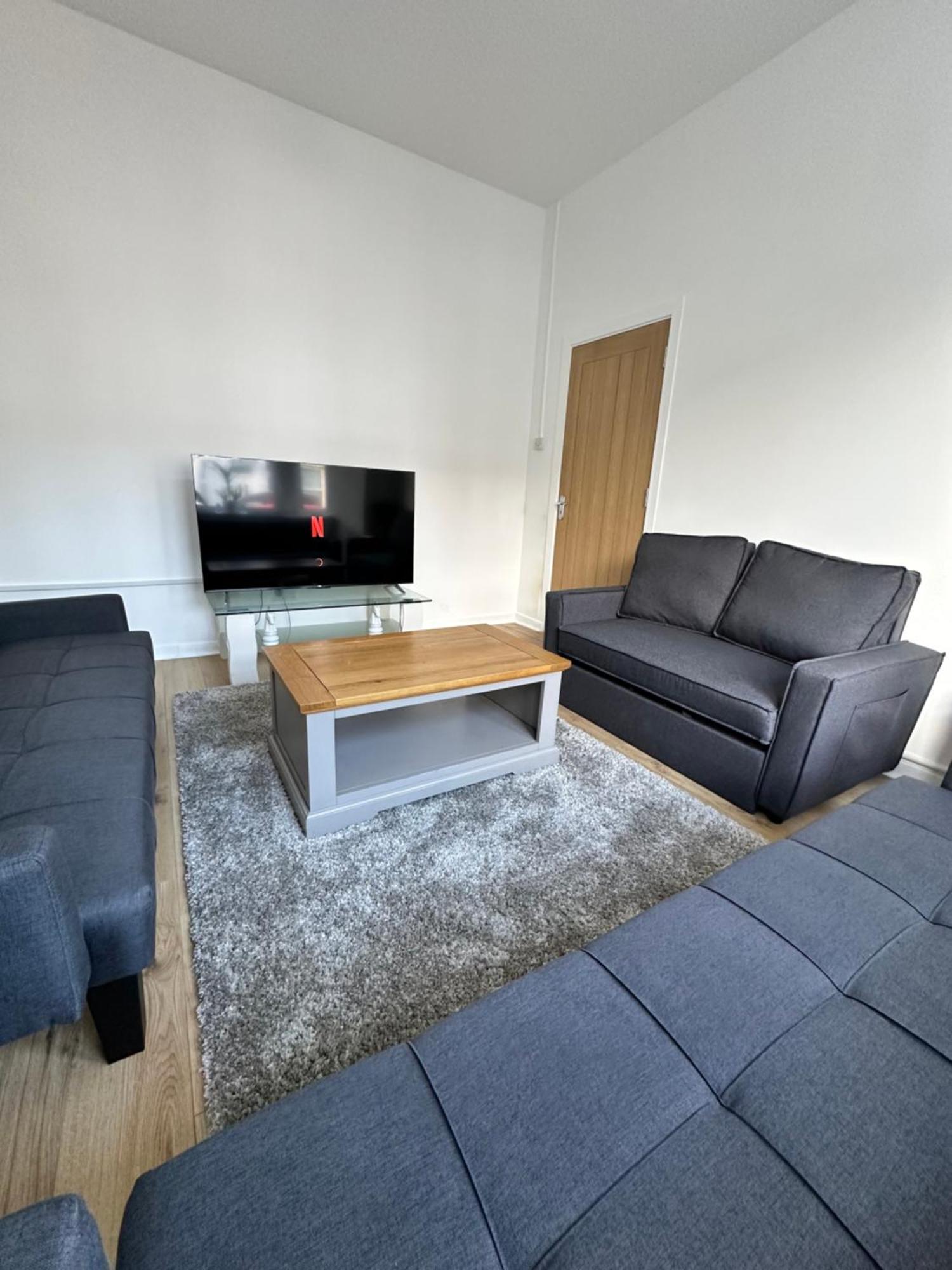 Champs Place Кардифф Экстерьер фото